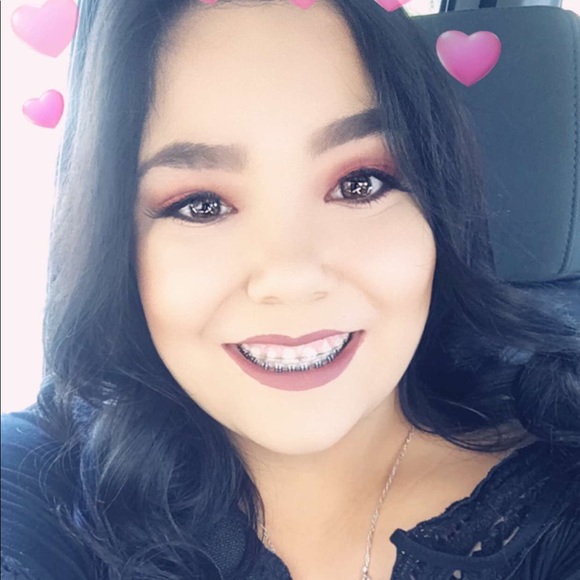 Meet your Posher, Ana - Picture 1 of 1